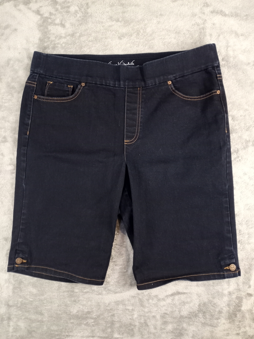 Gloria Vanderbilt Women's Slimming Effect shorts size 16 blue jeans inseam 9